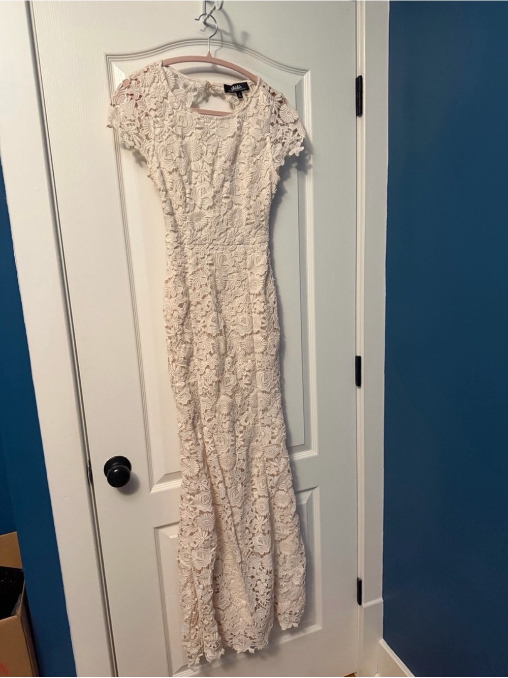 Lulu's Ivory Floral Lace Cap-Sleeve Wedding Gown